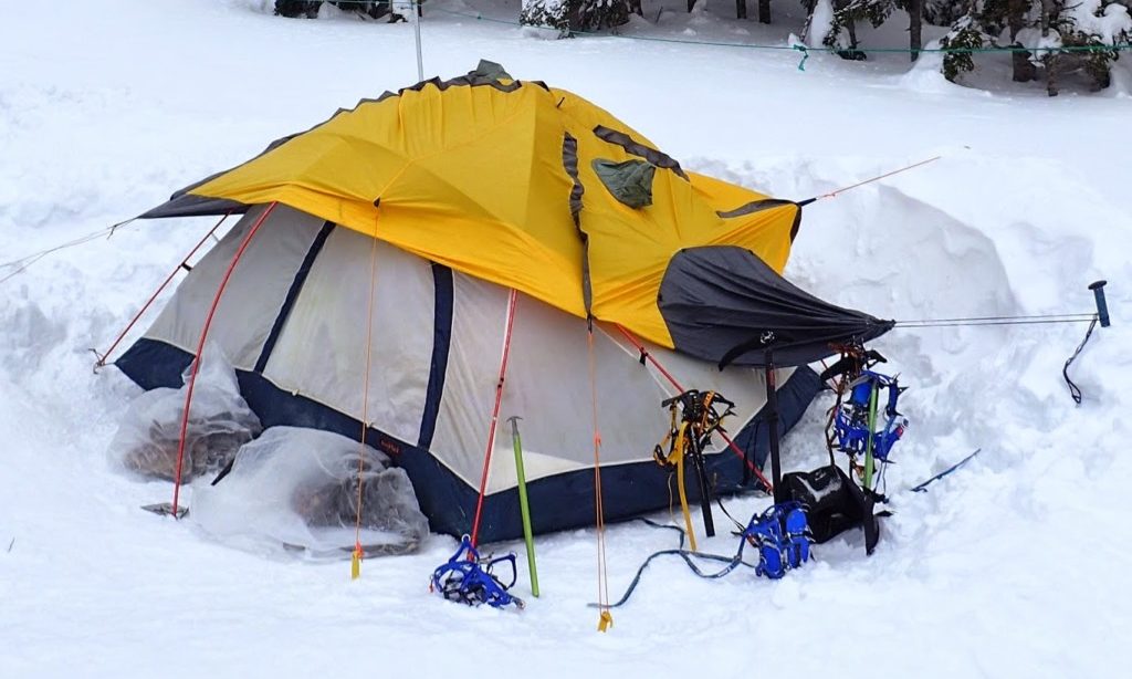 プロガイドが教える 雪山でのテント泊の始め方